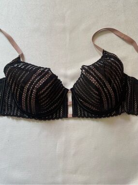 Victoria's Secret 34DD Black pink peakaboo Lace Balconette Bra Lined